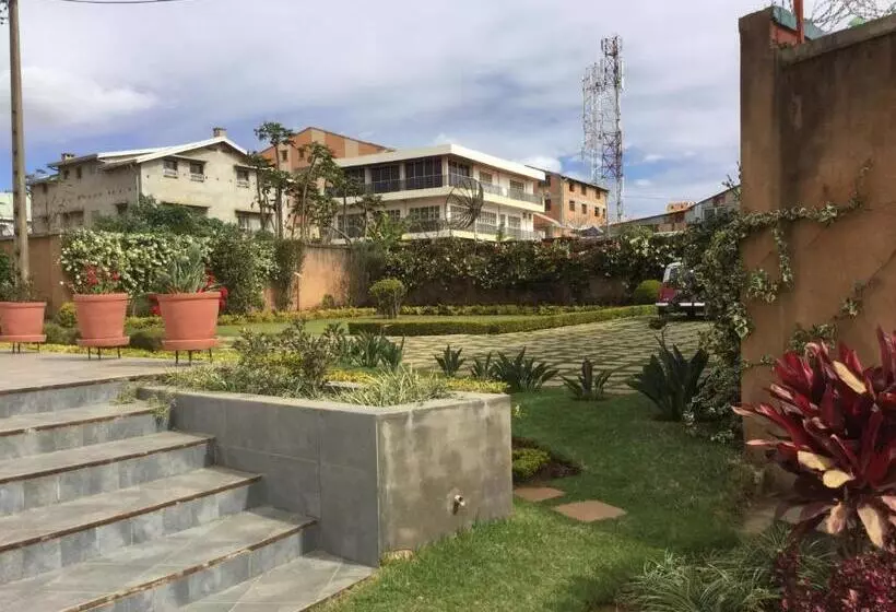 تختخواب و صبحانه Sahamalaza