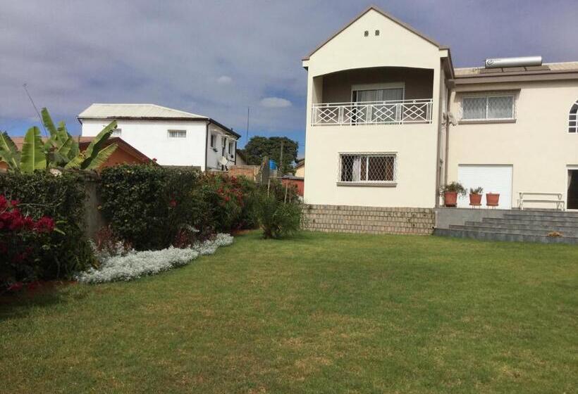 ベッドアンドブレックファースト Sahamalaza