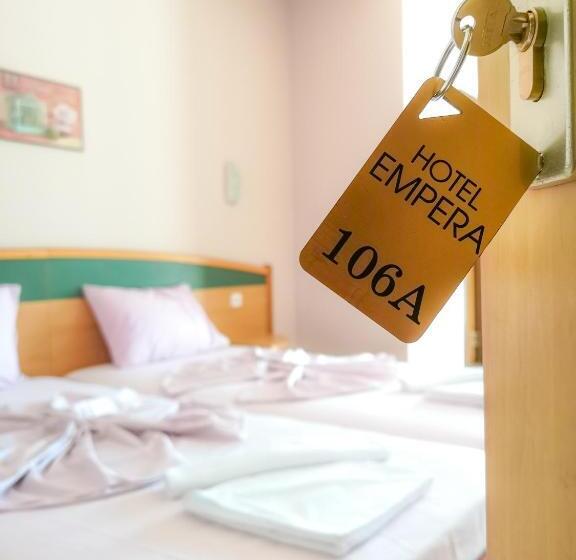 호텔 Empera