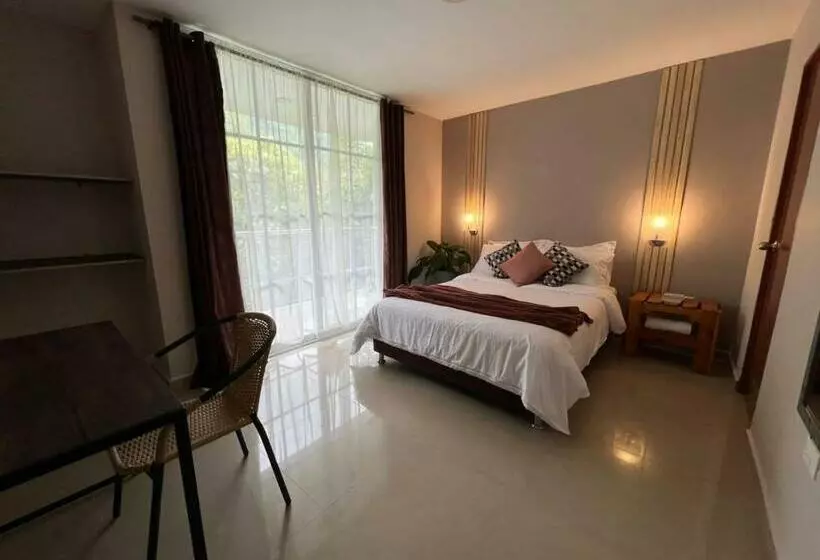 ペンション Montes De Beraka