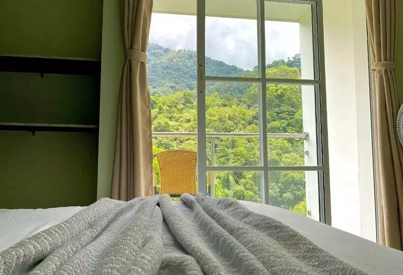 ペンション Montes De Beraka