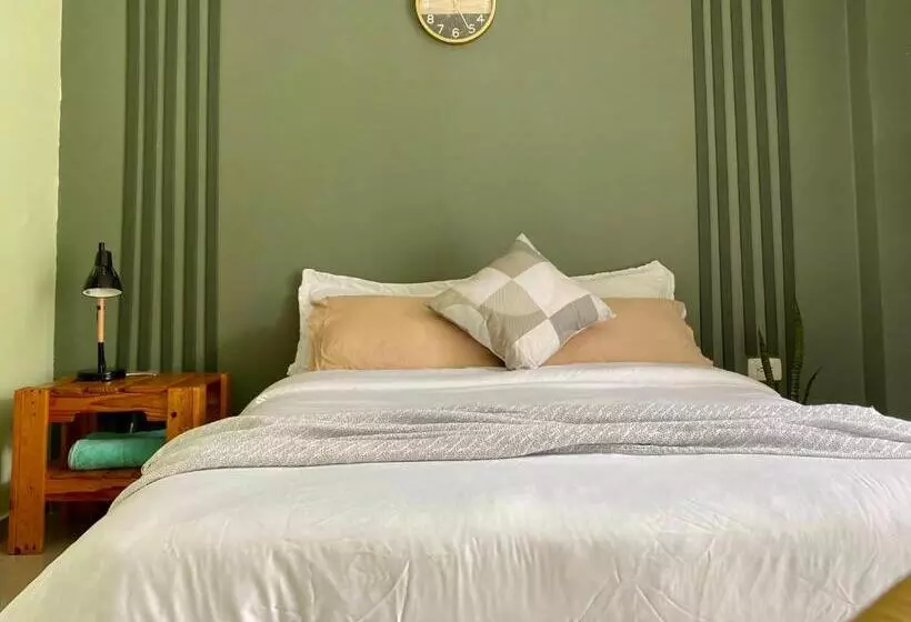 ペンション Montes De Beraka