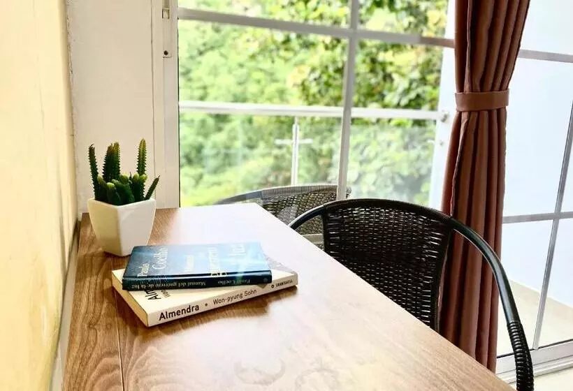 ペンション Montes De Beraka