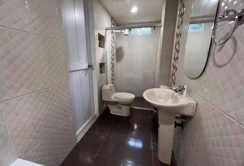 ペンション Montes De Beraka