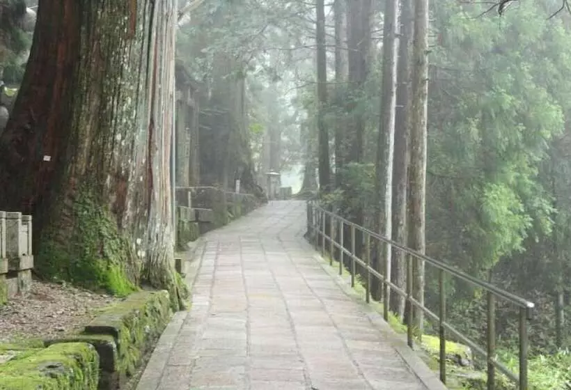 Majatalo Koyasan Guest House Tommy