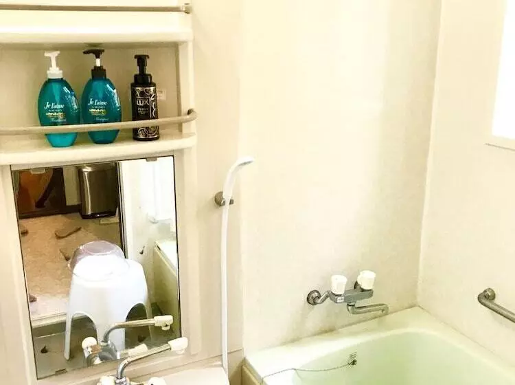 Majatalo Koyasan Guest House Tommy