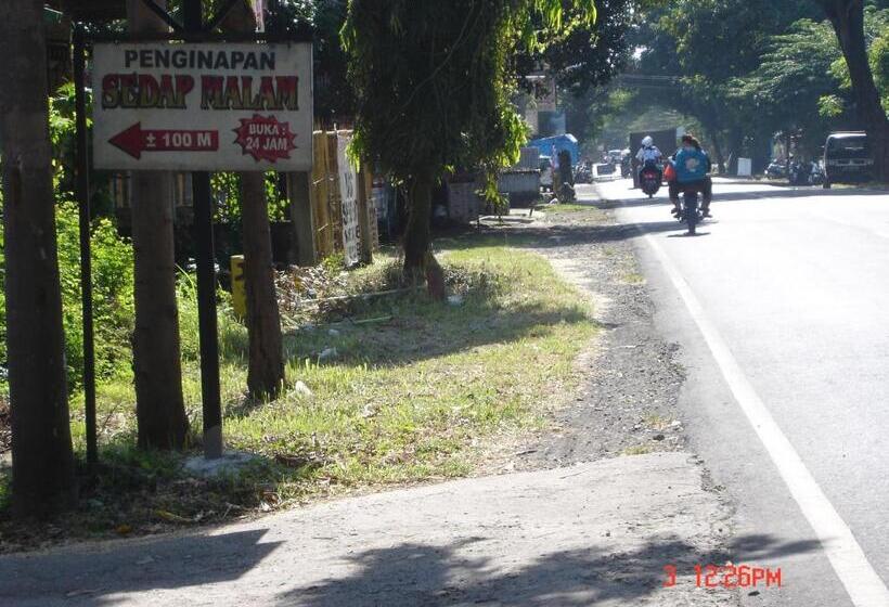 ユースホステル Penginapan Sedap Malam