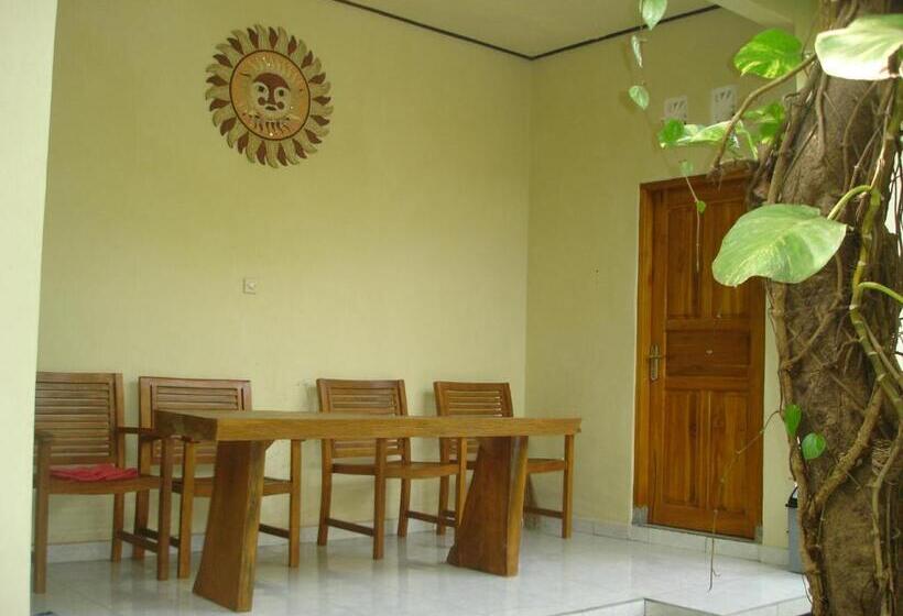 ユースホステル Penginapan Sedap Malam