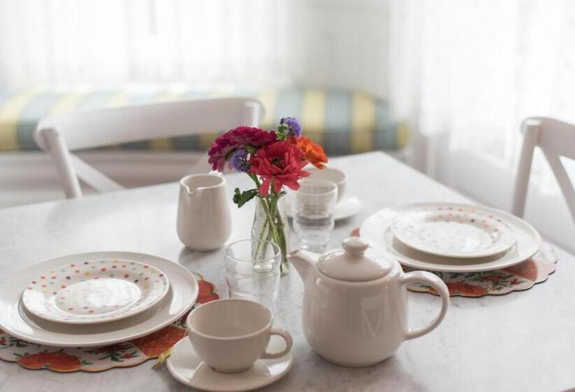 Bed and Breakfast Margin Street Inn