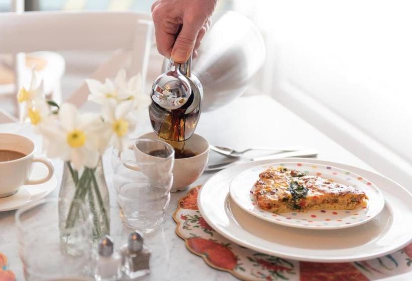 Bed and Breakfast Margin Street Inn