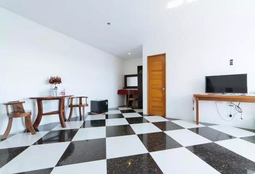 Hotelli Reddoorz Plus @ San Roque Roxas City