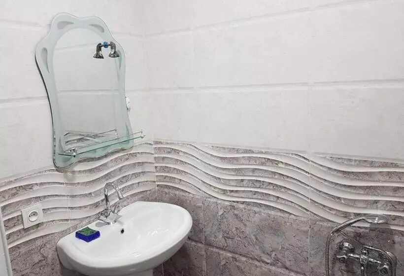 پانسیون Doors