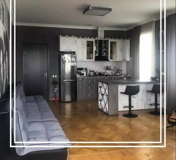 پانسیون Doors