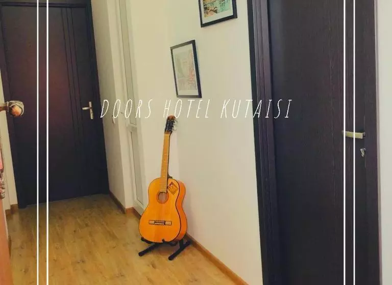 پانسیون Doors