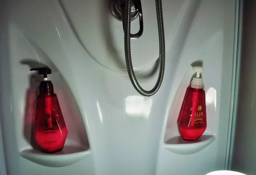 Majatalo Guest House Hide