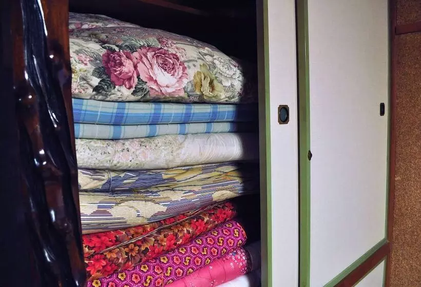 Majatalo Guest House Hide