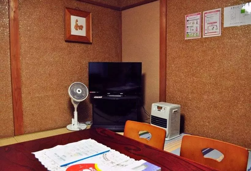 Majatalo Guest House Hide