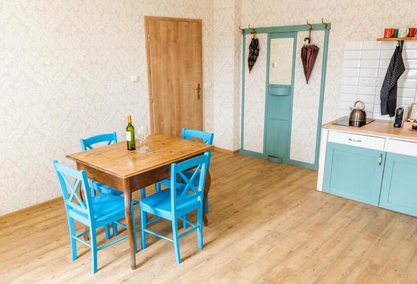 Panzió U čmeláků