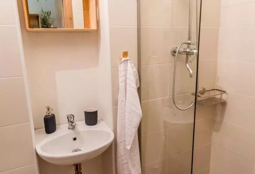 Majatalo U čmeláků