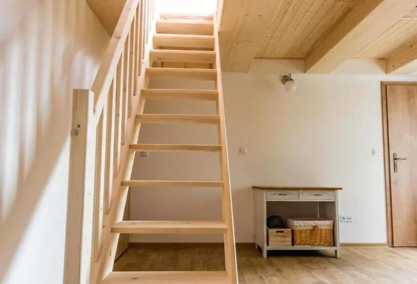 Majatalo U čmeláků