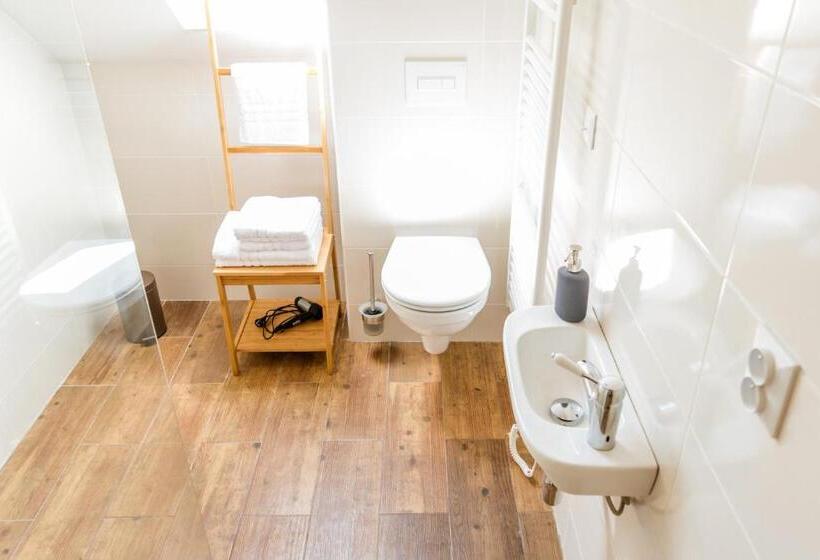 Panzió U čmeláků