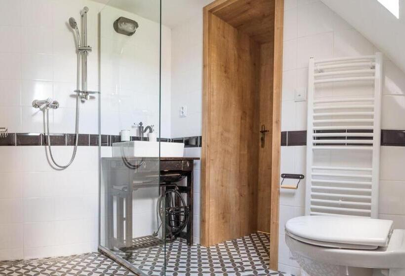 Panzió U čmeláků