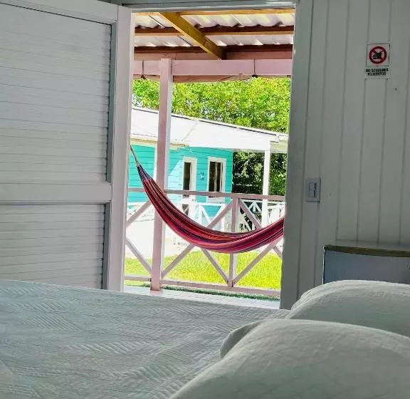 Retkeilymaja Camp Inn Colors Providencia