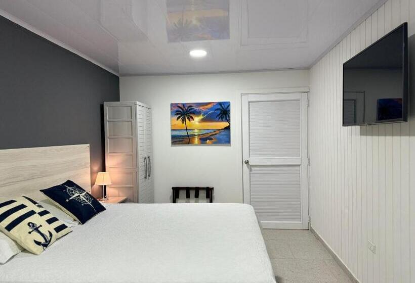 ユースホステル Camp Inn Colors Providencia