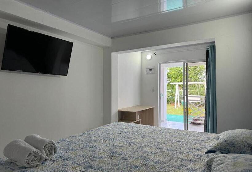 ユースホステル Camp Inn Colors Providencia