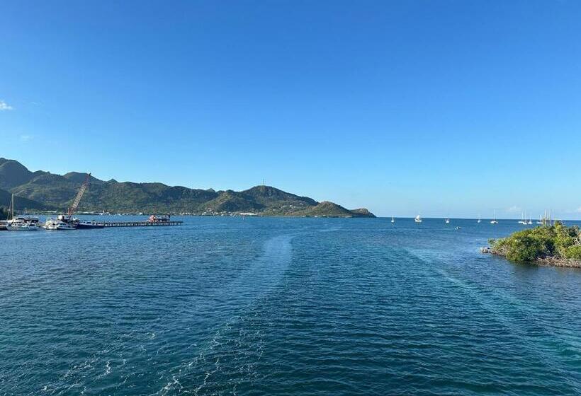 ユースホステル Camp Inn Colors Providencia