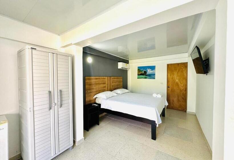 ユースホステル Camp Inn Colors Providencia