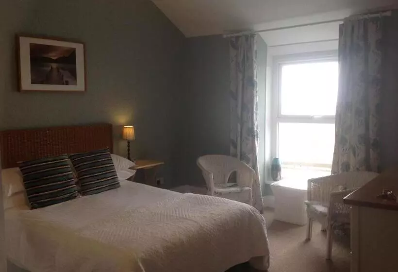 پانسیون Endeavour Guest House