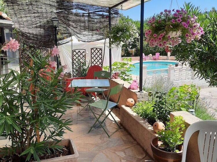 بنسيون Villa Lei Rigau