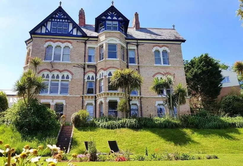 Pension Westwell Hall