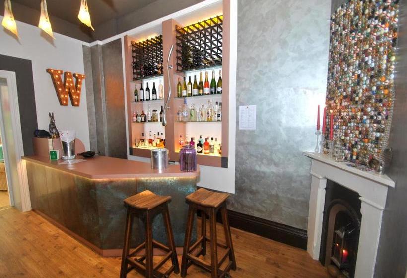 پانسیون Westwell Hall