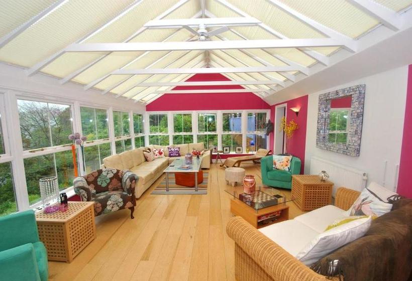 پانسیون Westwell Hall