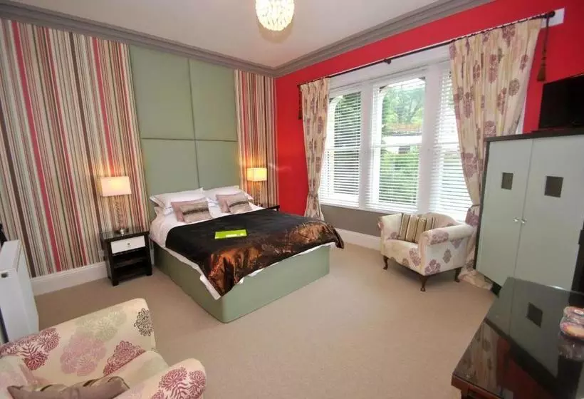 Pension Westwell Hall