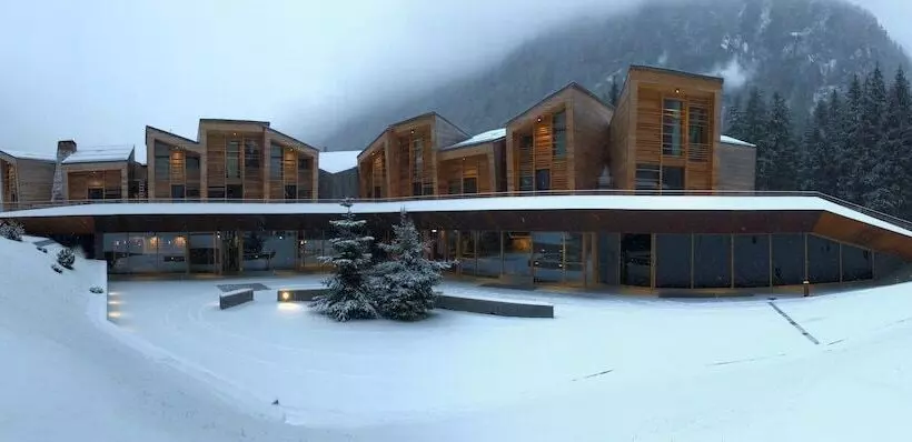 هتل Aethos Monterosa