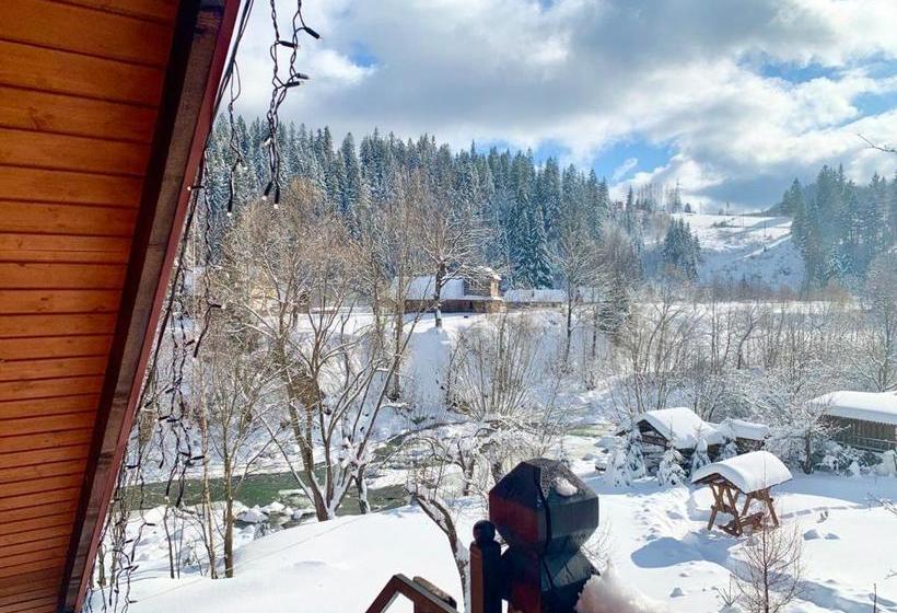 פנסיון Nad Prutom Apartment