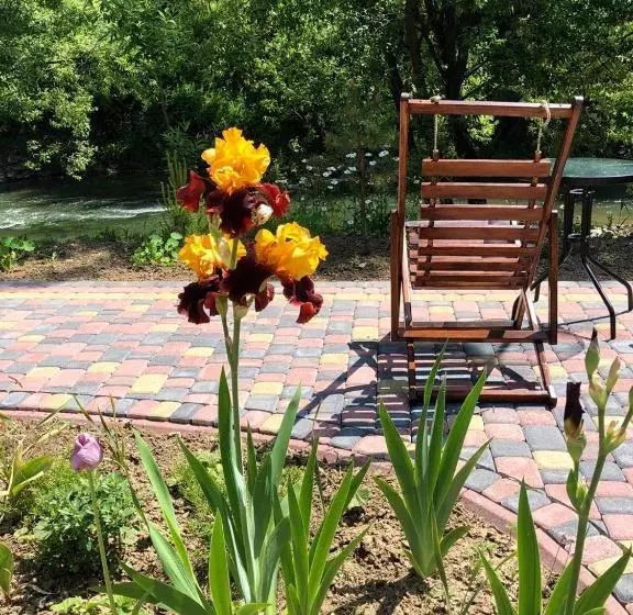 Majatalo Nad Prutom Apartment