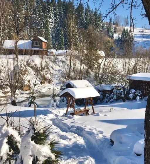 פנסיון Nad Prutom Apartment