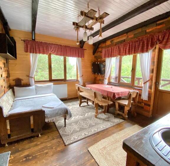 פנסיון Nad Prutom Apartment