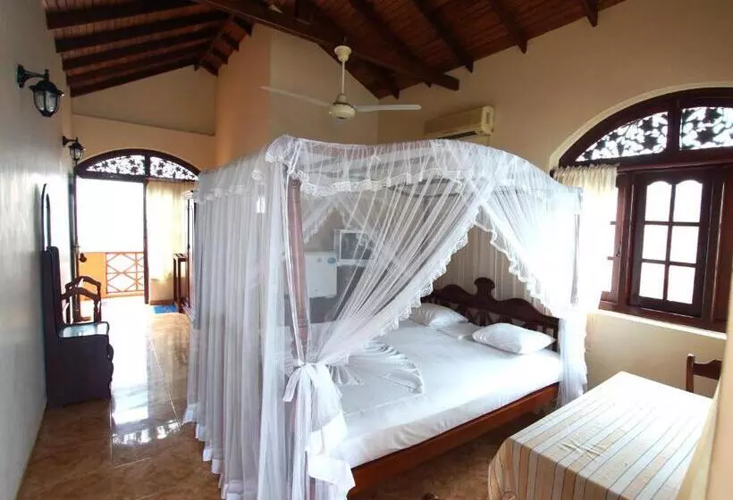 ユースホステル Dhammika