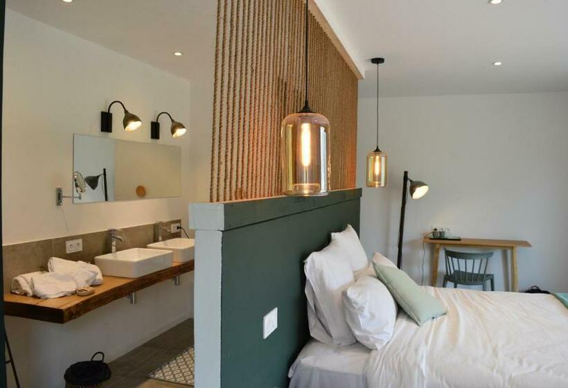 ベッドアンドブレックファースト Les Petites Maisons