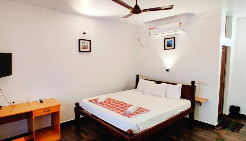 Hotel The French Villa Elite