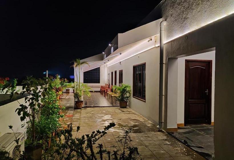 Hotel The French Villa Elite