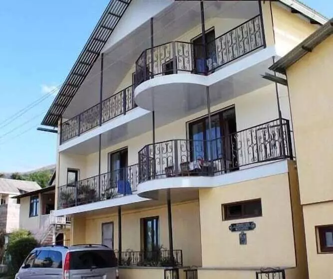Majatalo Guesthouse M22