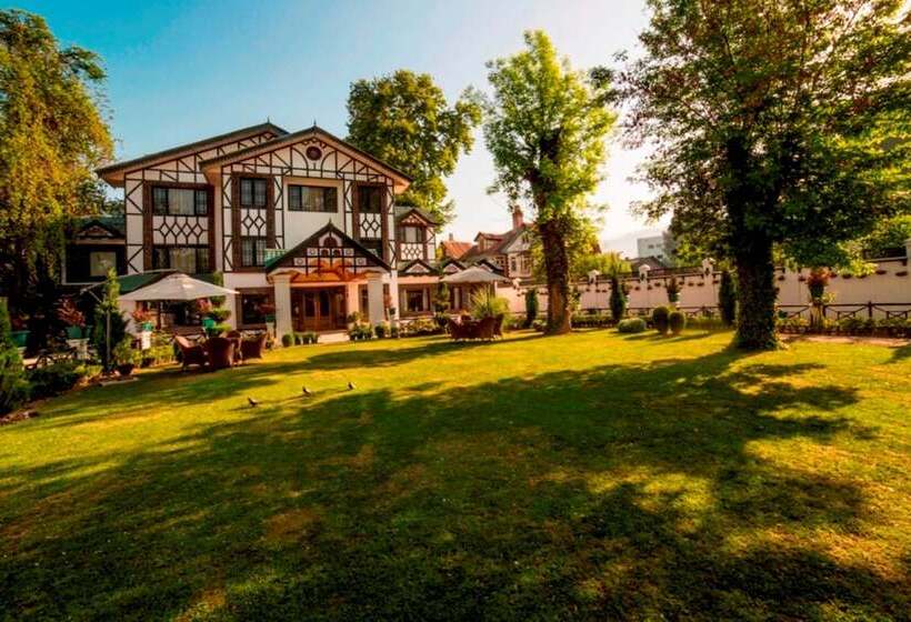 Lemon Tree Hotel Srinagar