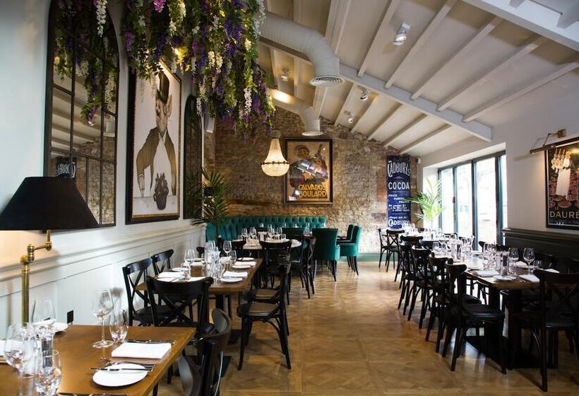 Hotel The Impeccable Pig