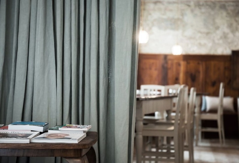 Bed and Breakfast 1477 Reichhalter